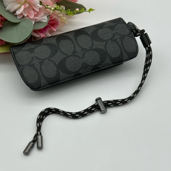 Coach Men’s Sunglass Case In Signature Case - Picture 7 of 13